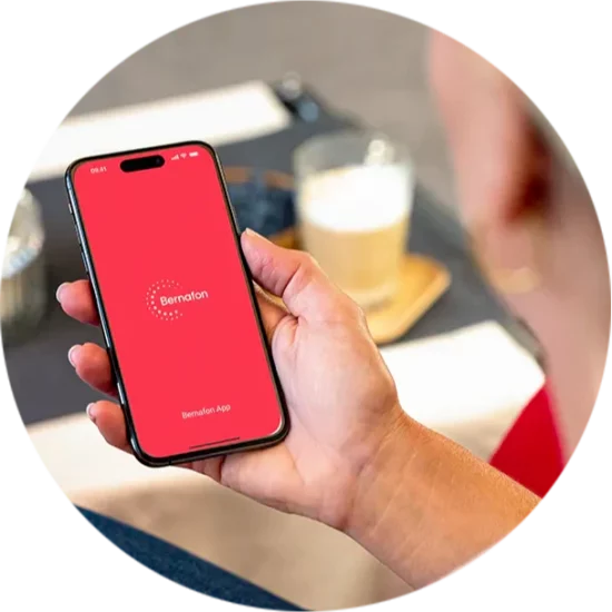 hand_smartphone_bernafon_splashscreen_1
